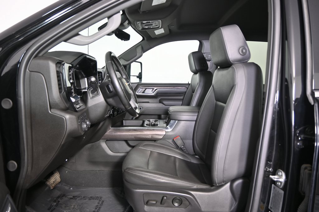 Used 2024 Chevrolet Silverado 3500 LTZ w/ LTZ Plus Package image 21