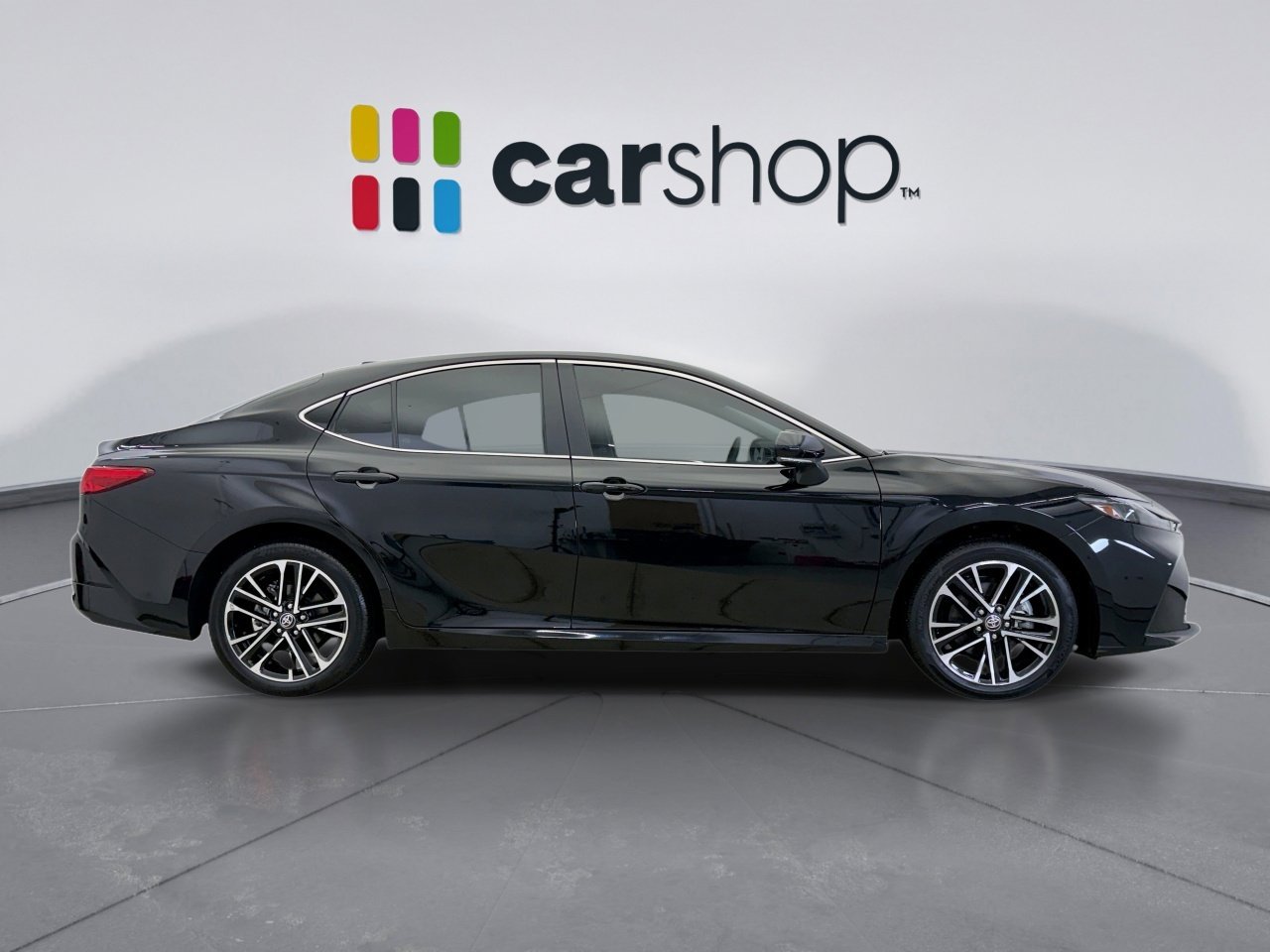 Used 2025 Toyota Camry XLE AWD/4WD image 6