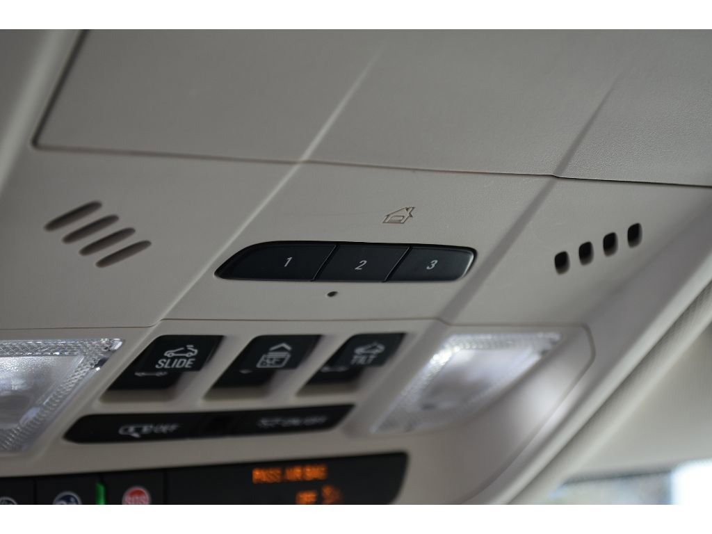 Used 2023 Buick Enclave Avenir w/ Avenir Technology Package image 27