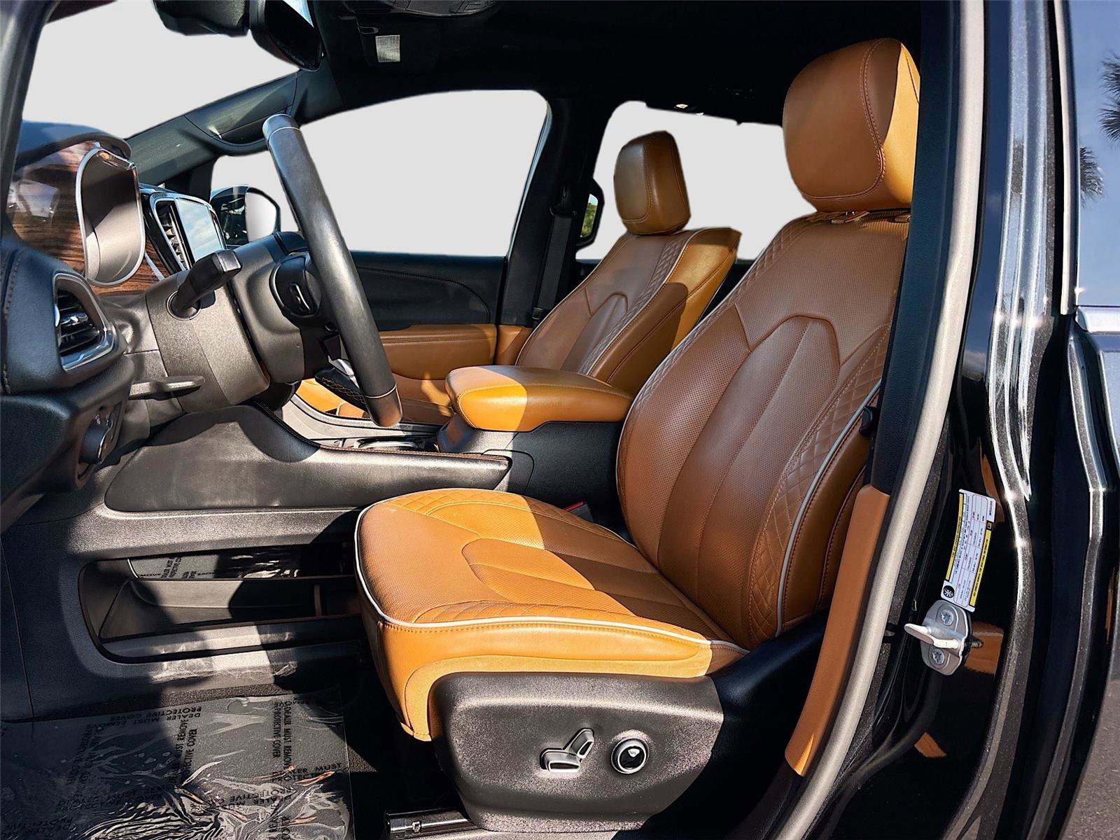 Used 2021 Chrysler Pacifica Pinnacle image 23