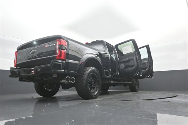 New 2026 Ford F250 Lariat w/ Black Appearance Package image 40