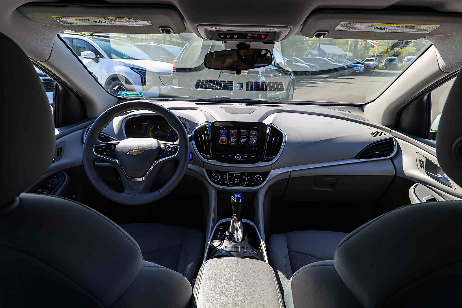Used 2017 Chevrolet Volt LT w/ Comfort Package FWD image 19