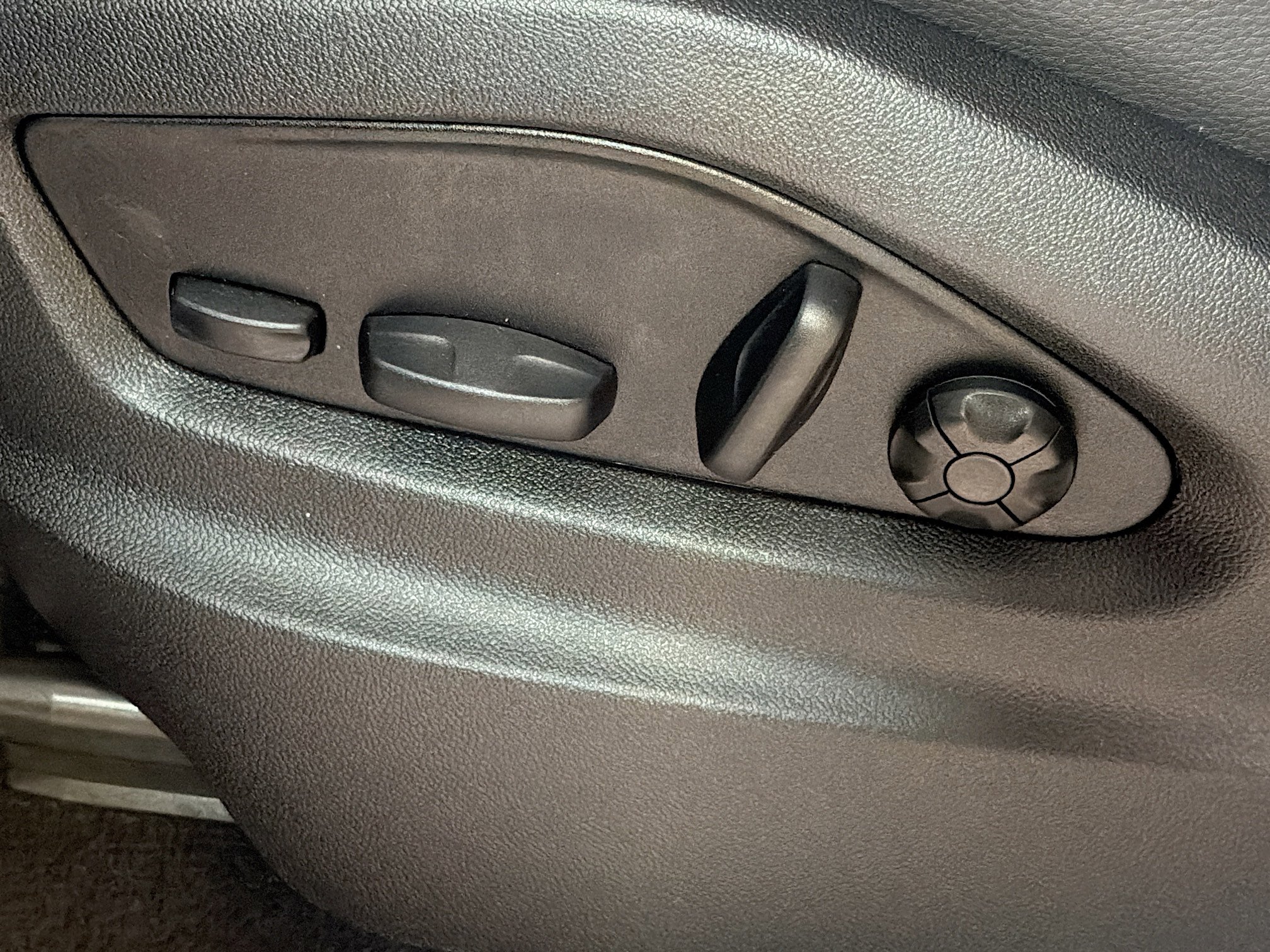 Certified 2026 Porsche Cayenne E-Hybrid AWD/4WD image 25