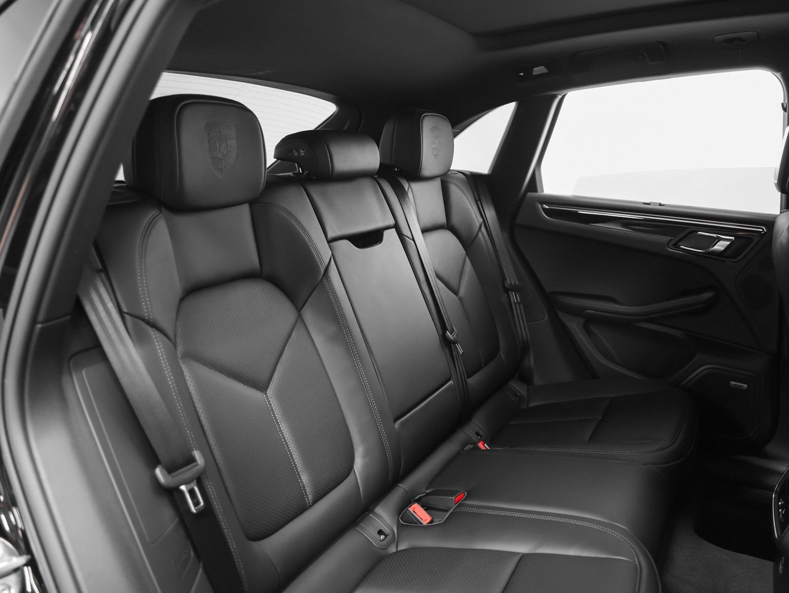 Certified 2026 Porsche Macan image 27