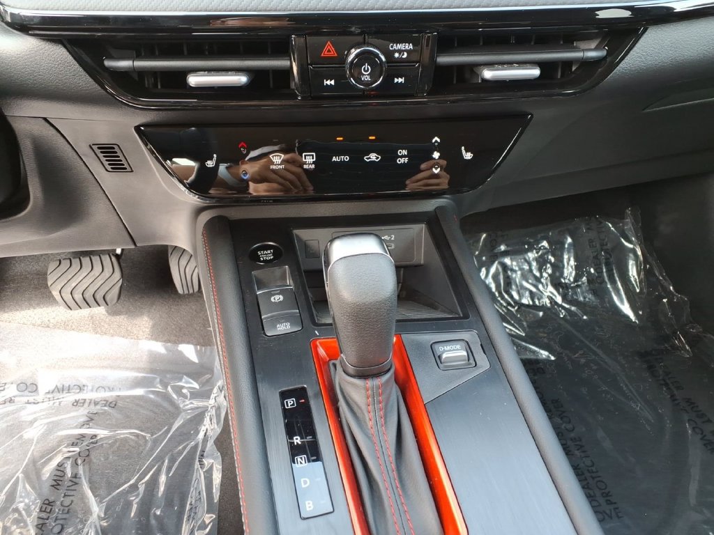 New 2027 Nissan Kicks SR w/ Cold Weather Package FWD image 30