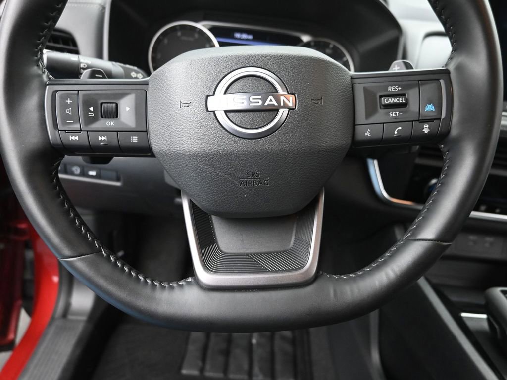 Used 2025 Nissan Rogue SV image 15