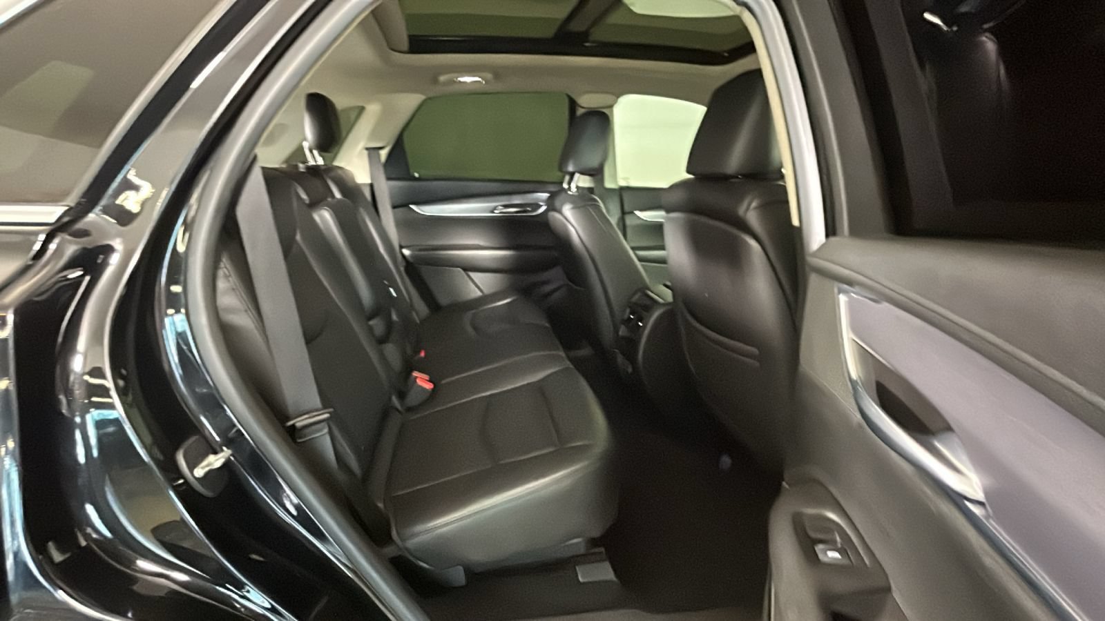 Used 2017 Cadillac XT5 Luxury AWD/4WD image 35