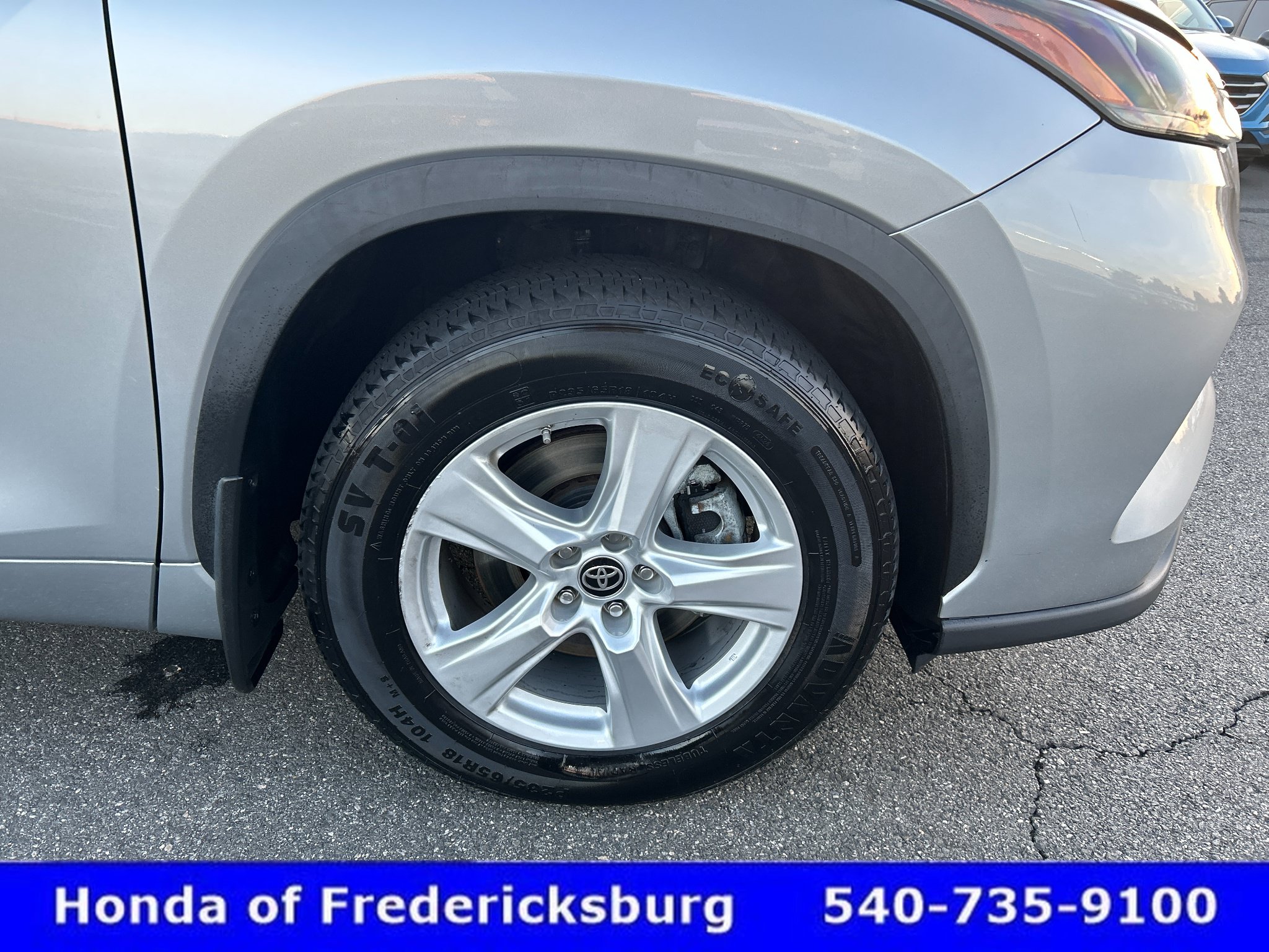 Used 2023 Toyota Highlander LE FWD image 34
