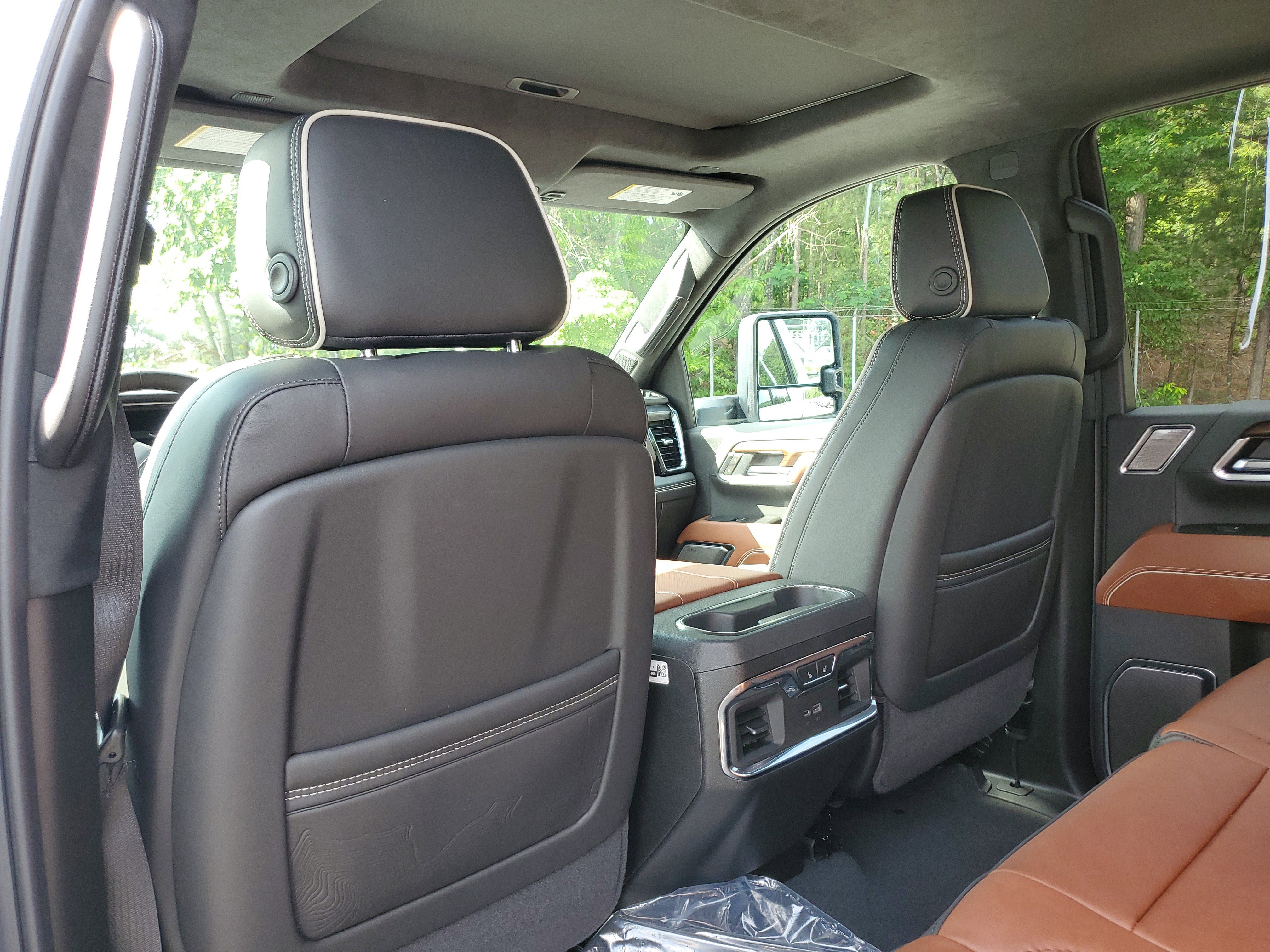 New 2025 GMC Sierra 2500 Denali Ultimate w/ Max Trailering Package image 9