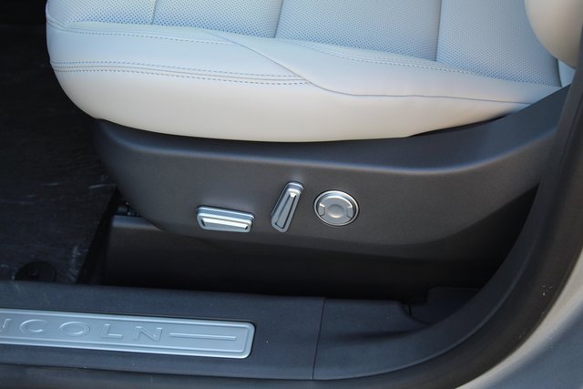 New 2026 Lincoln Nautilus Premier image 13
