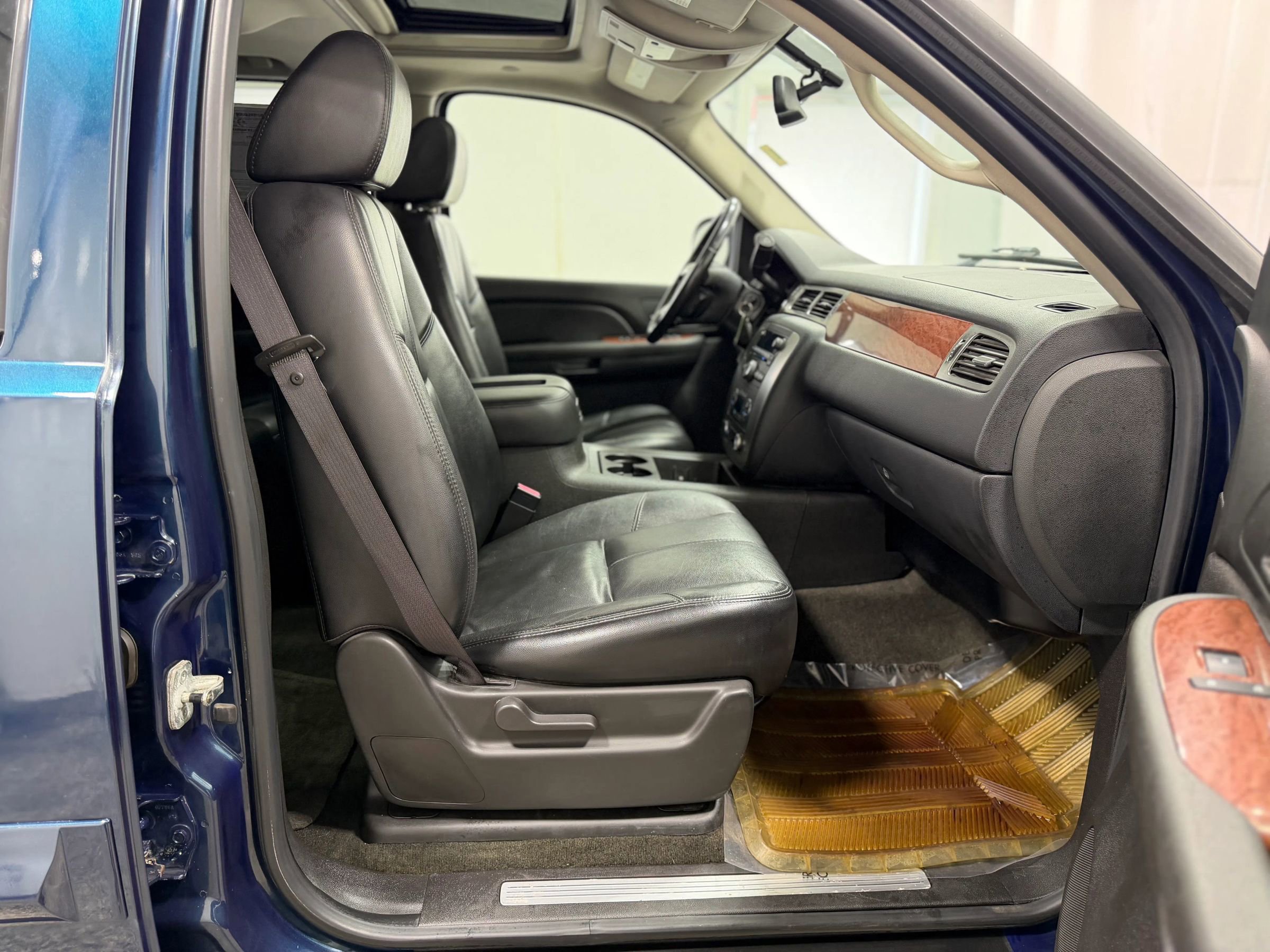 Used 2007 GMC Yukon SLT w/ SLT Preferred Equipment Group AWD/4WD image 24
