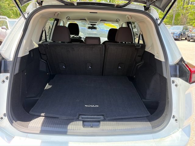 Used 2024 Nissan Rogue S AWD/4WD image 13