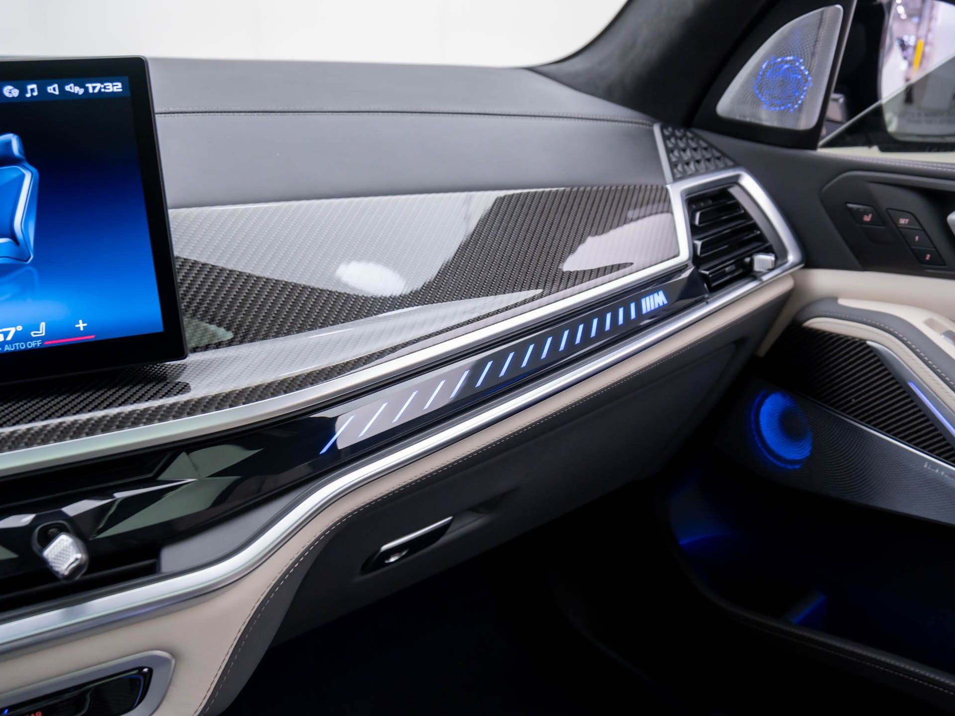 Certified 2025 BMW X7 M60i image 32