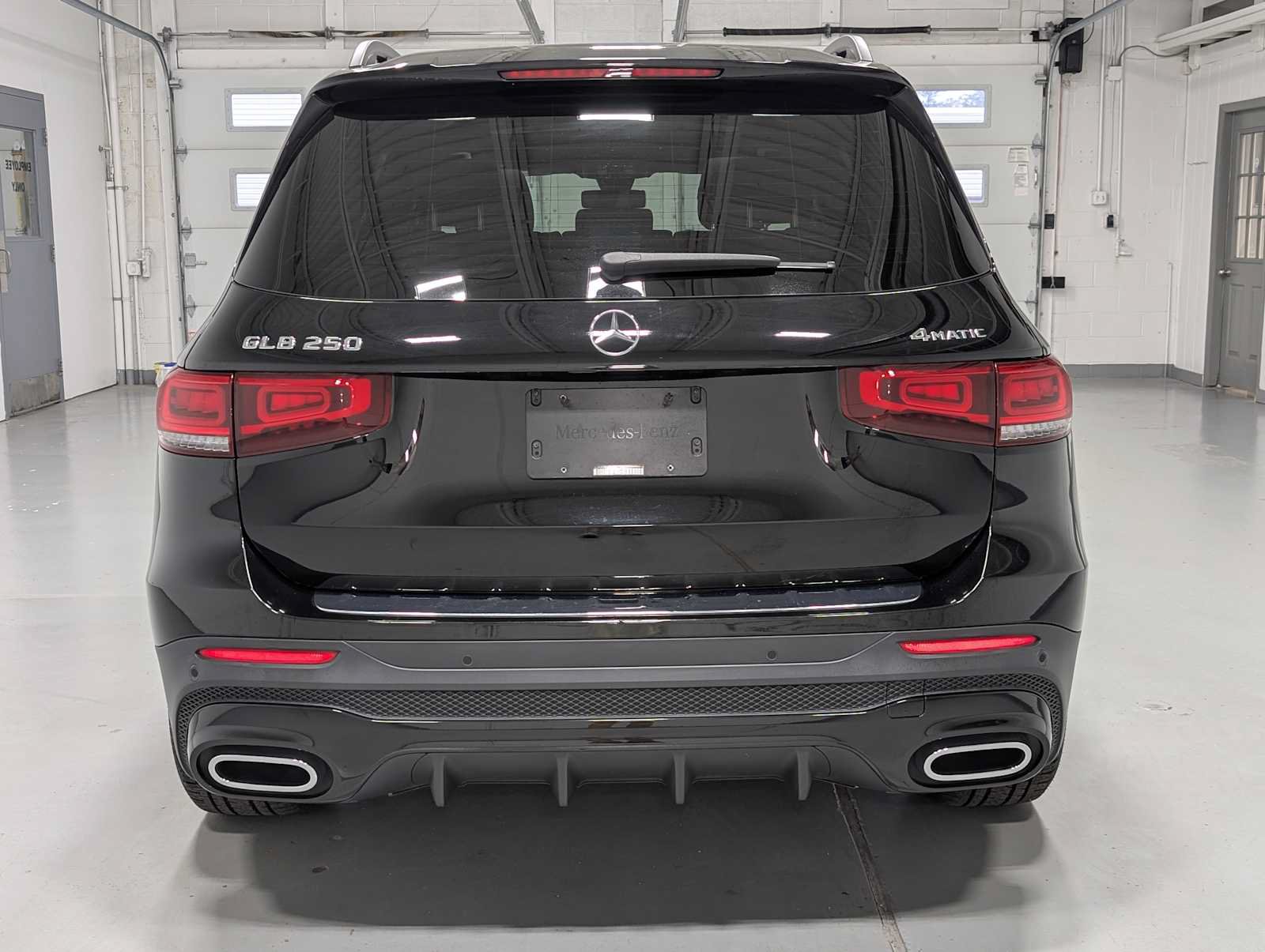 Used 2023 Mercedes-Benz GLB 250 4MATIC image 6