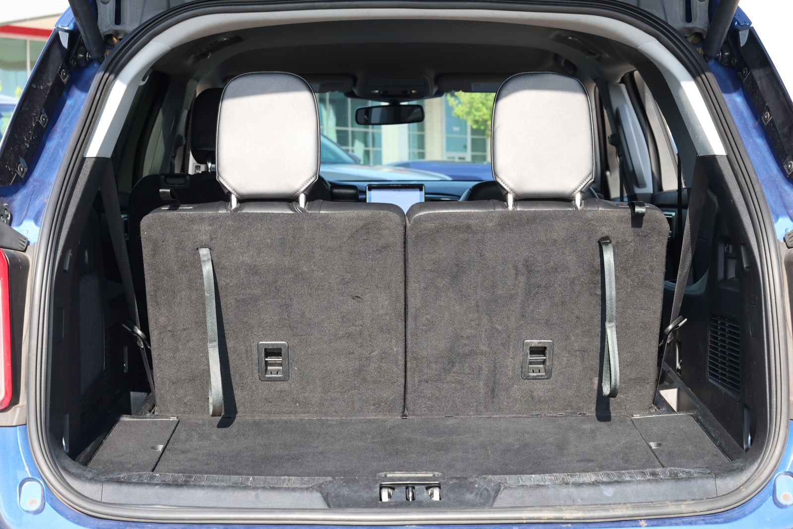 Used 2023 Ford Explorer Limited AWD/4WD image 35