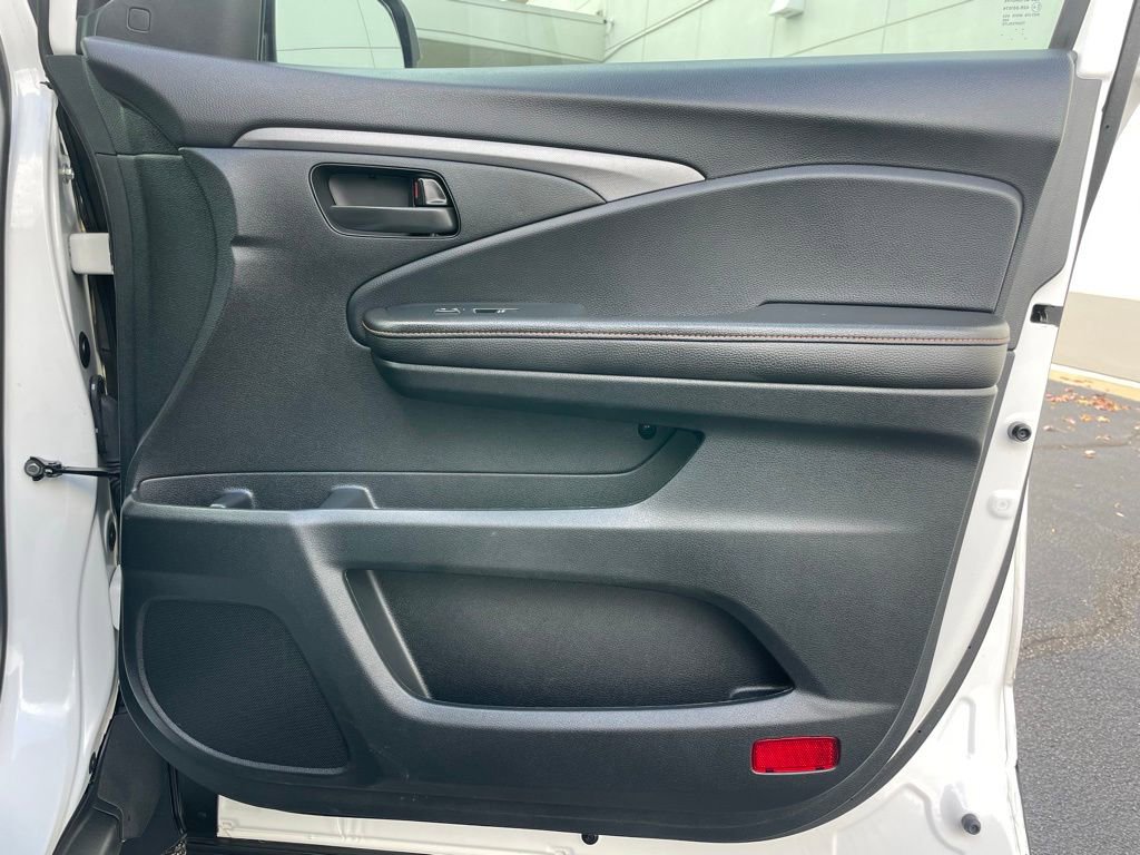 Certified 2023 Honda Passport TrailSport image 28