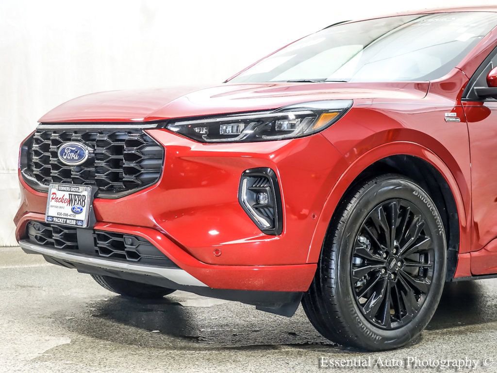 Certified 2023 Ford Escape ST-Line Elite w/ Premium Technology Package AWD/4WD image 4