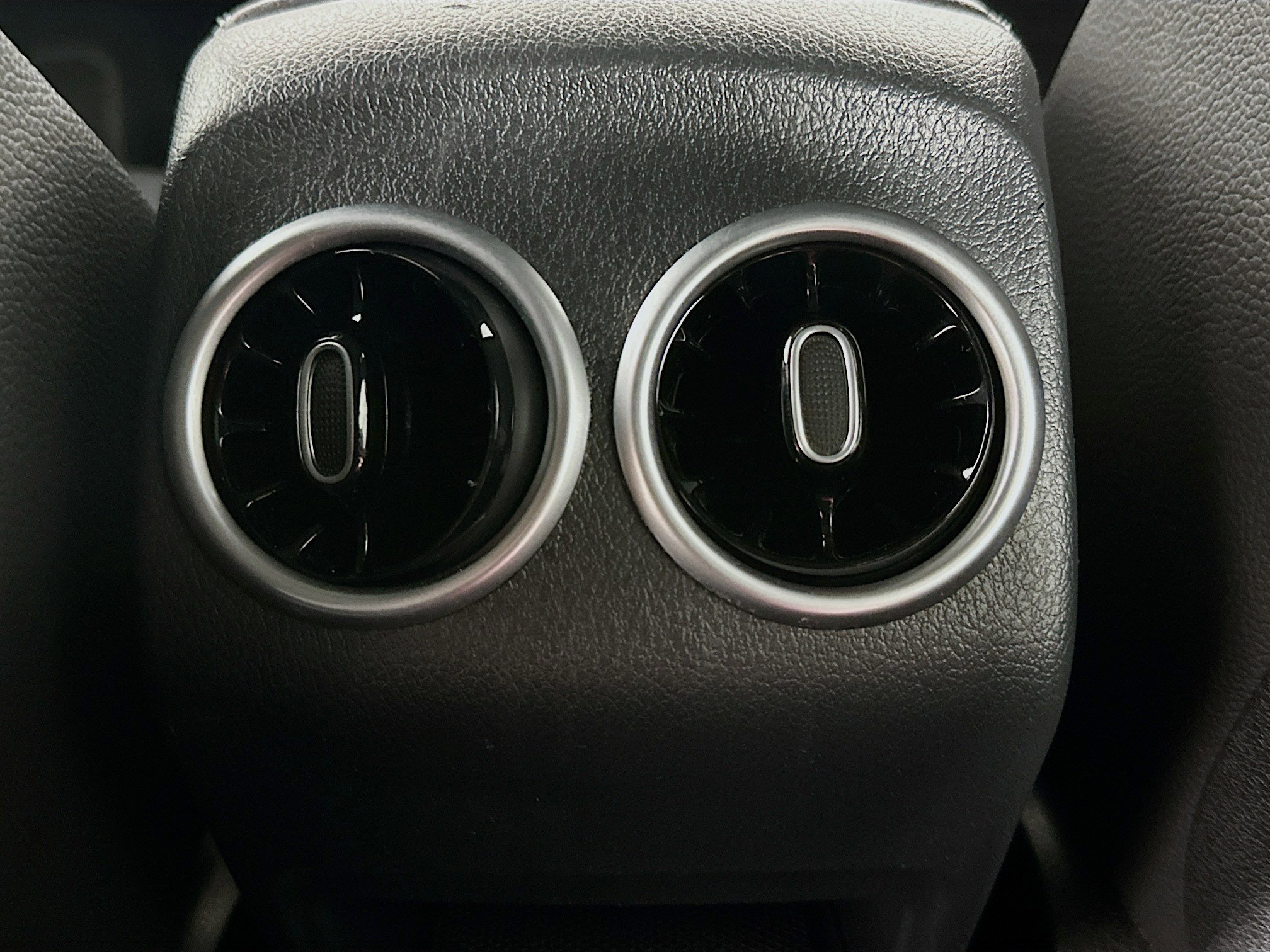 Used 2024 Mercedes-Benz GLB 250 GLB 250 image 28