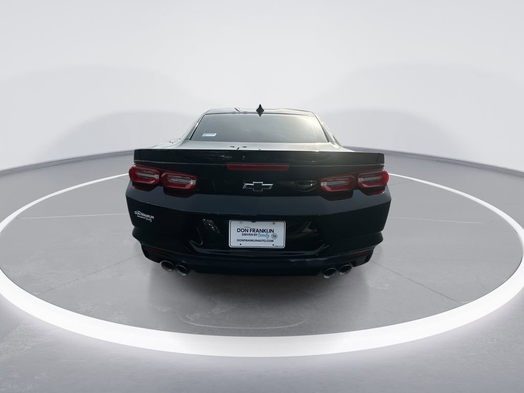 Used 2024 Chevrolet Camaro LT w/ Technology Package RWD image 7