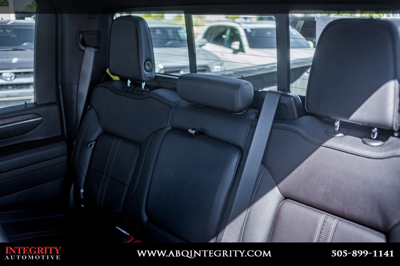 Used 2024 Chevrolet Silverado 2500 High Country w/ High Country Premium Package image 33