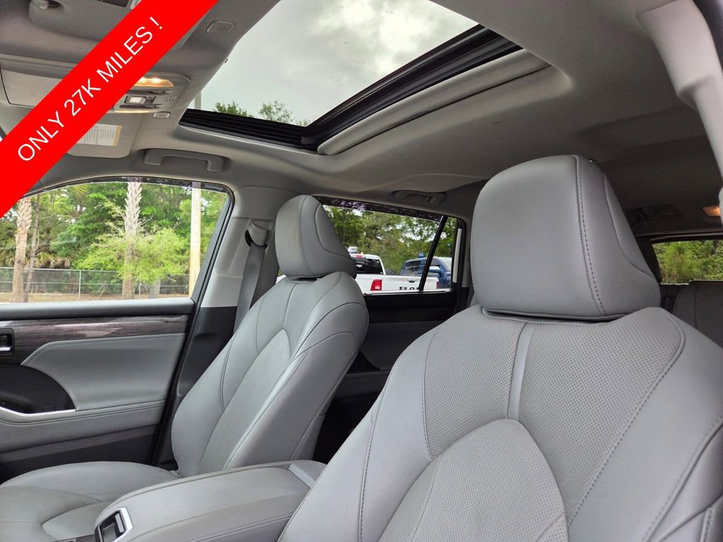 Used 2023 Toyota Highlander Limited FWD image 26