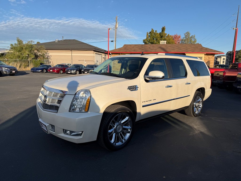 Used 2011 Cadillac Escalade ESV Platinum image 2