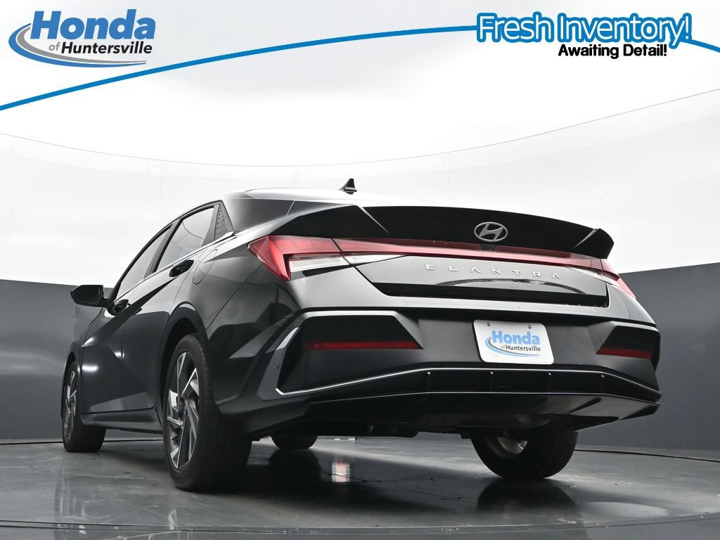 Used 2024 Hyundai Elantra SEL w/ Convenience Package FWD image 30
