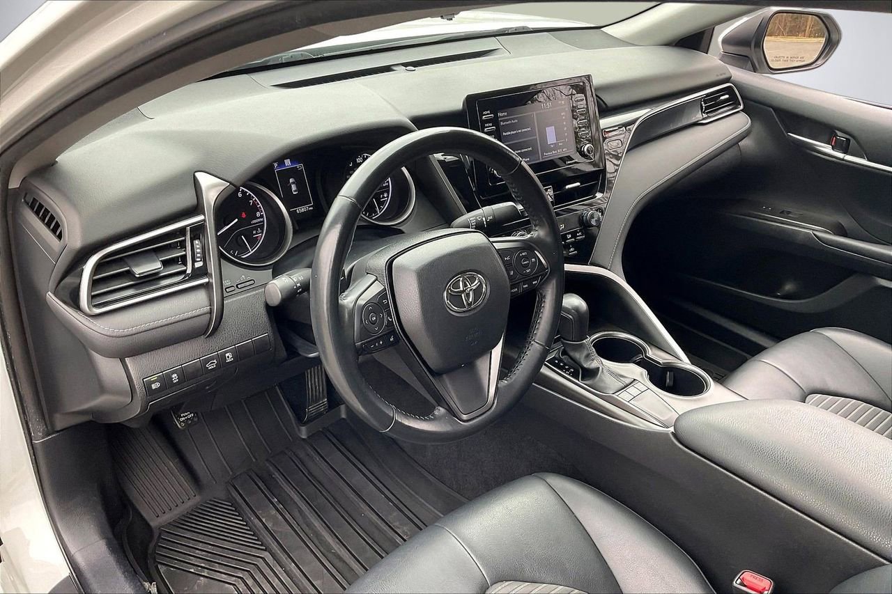 Used 2023 Toyota Camry SE image 19