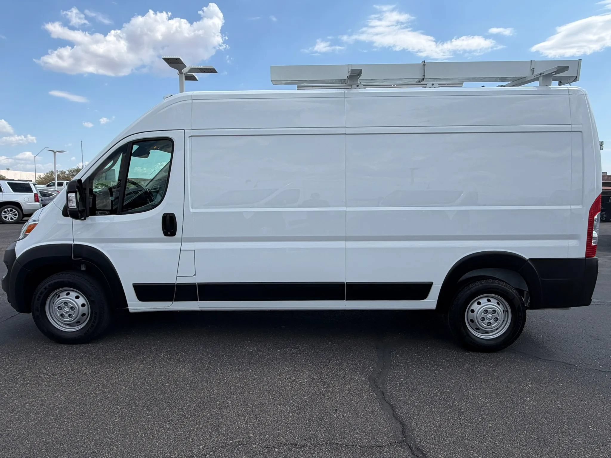 Used 2023 RAM ProMaster 2500 FWD image 3