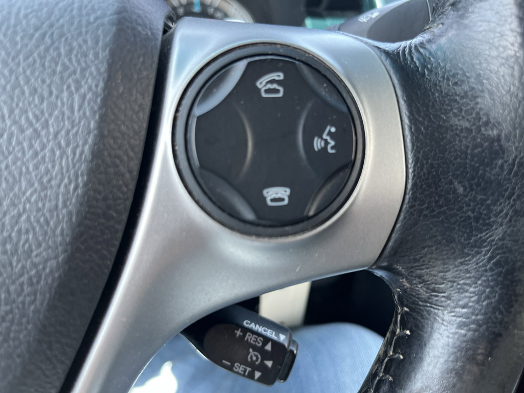 Used 2014 Toyota Camry SE w/ Moonroof Package FWD image 16