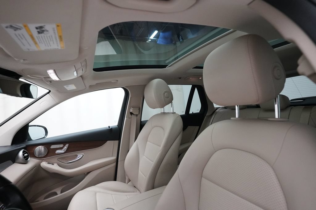 Used 2021 Mercedes-Benz GLC 300 4MATIC image 32