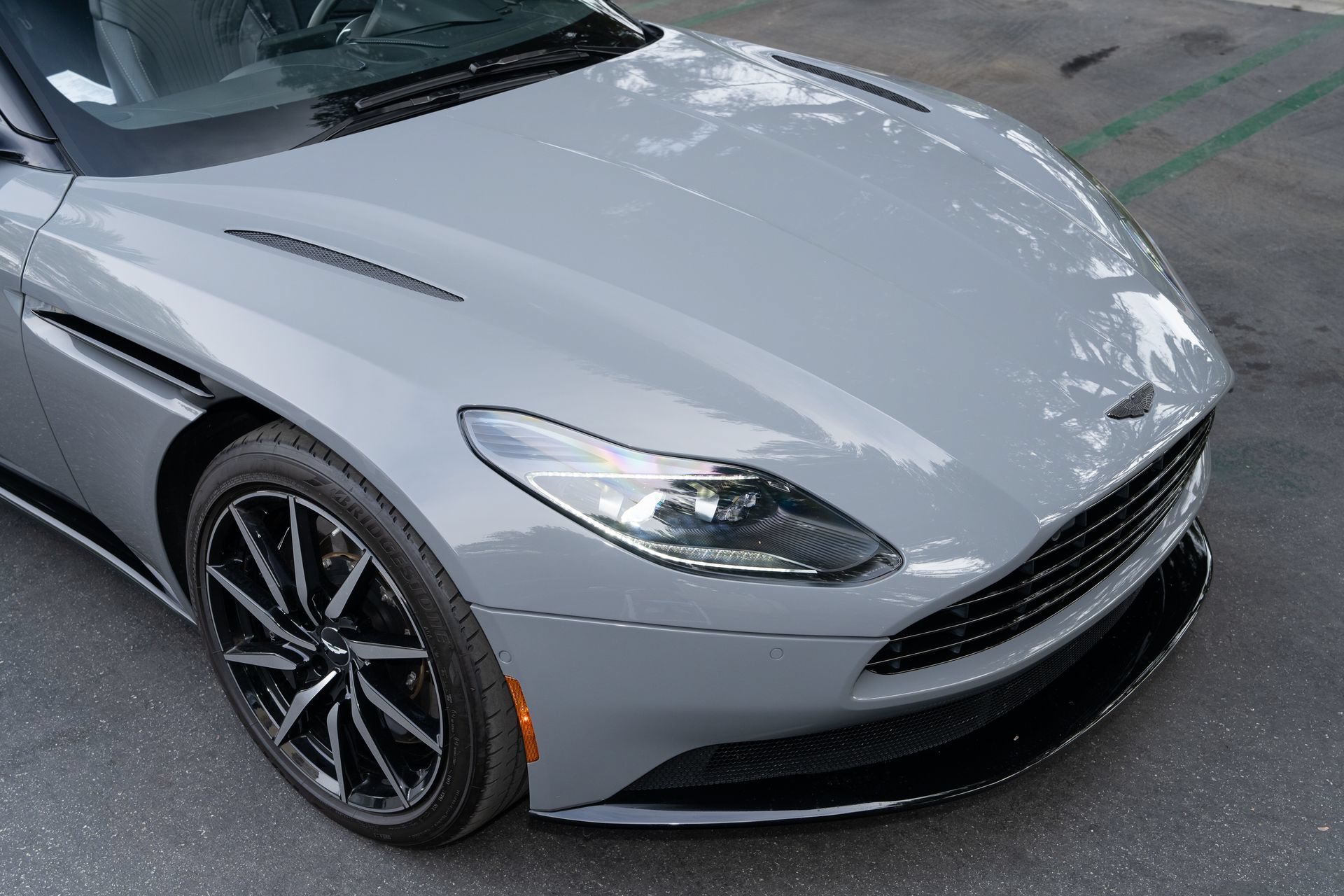 Used 2022 Aston Martin DB11 Volante RWD image 11