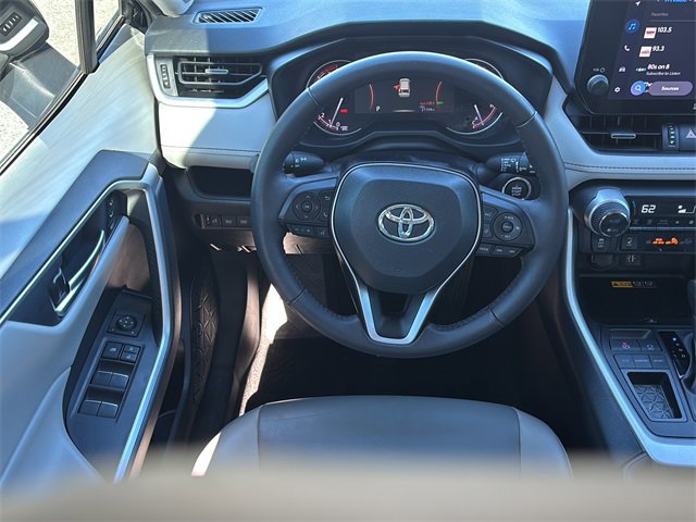 Used 2023 Toyota RAV4 XLE Premium image 15
