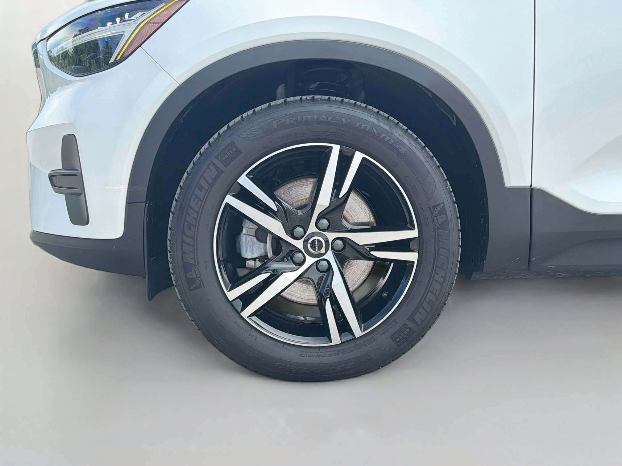 Used 2025 Volvo XC40 B5 Core AWD/4WD image 39
