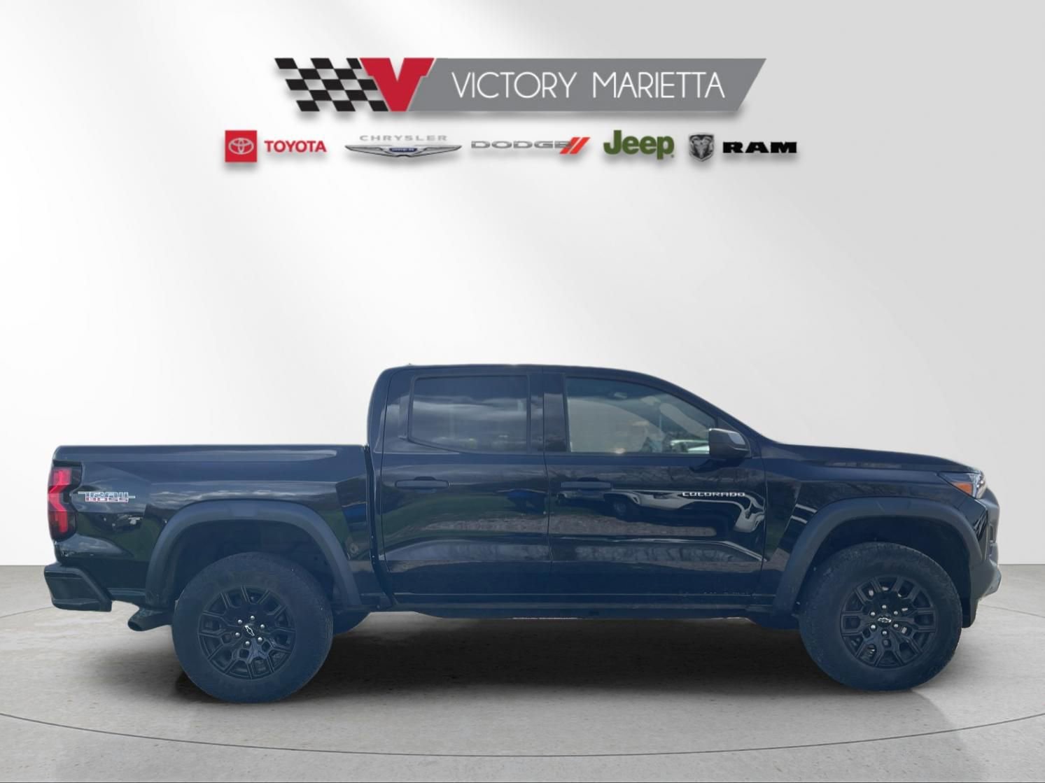 Used 2024 Chevrolet Colorado Trail Boss AWD/4WD image 5