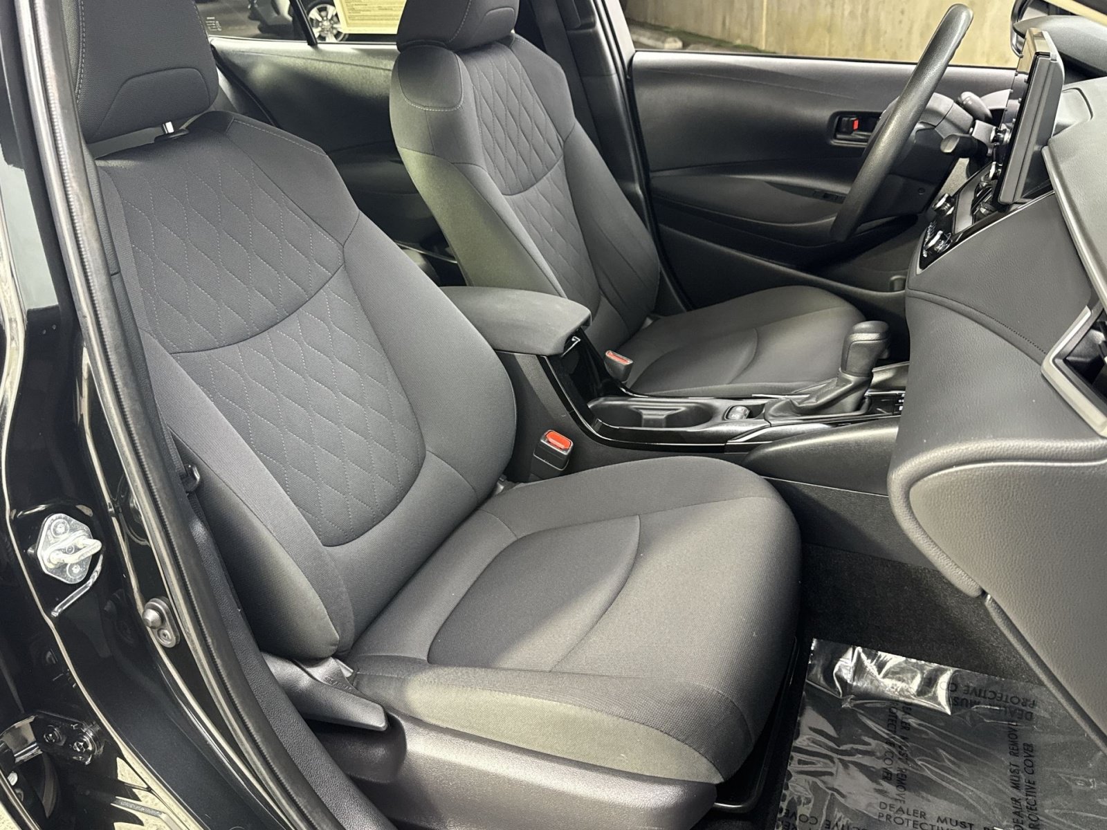 Used 2022 Toyota Corolla LE FWD image 39