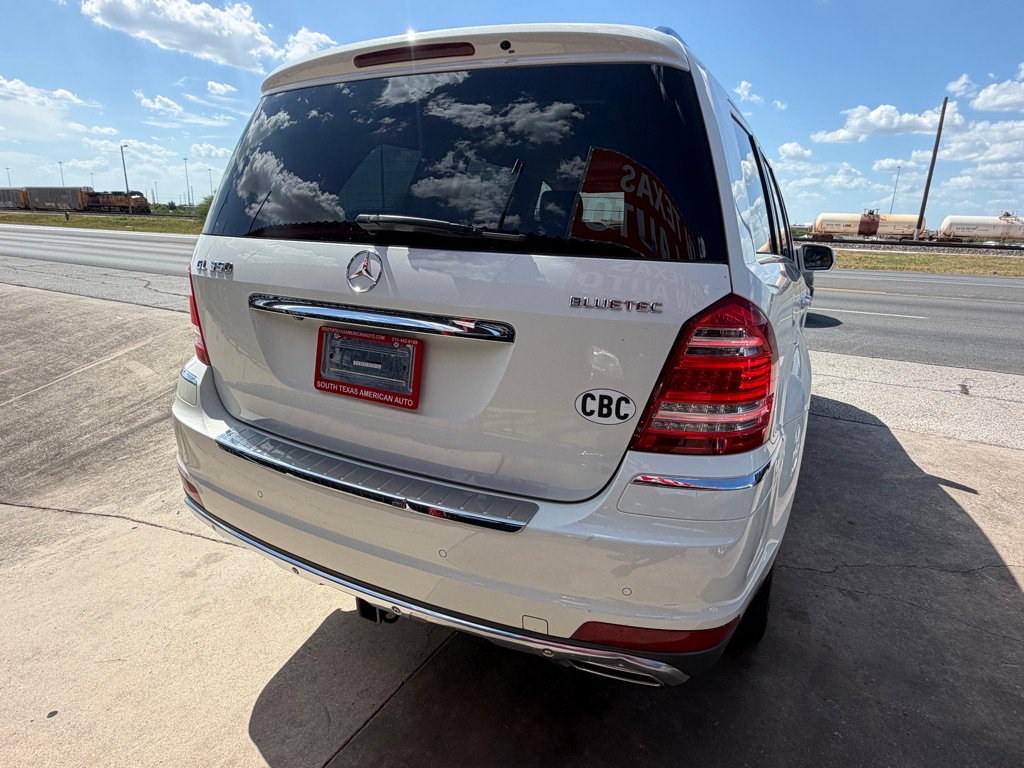 Used 2010 Mercedes-Benz GL 320 BlueTEC 4MATIC image 24