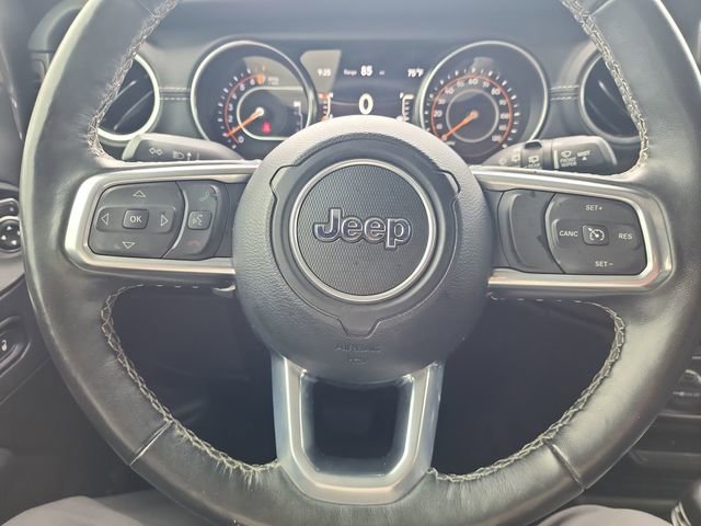 Used 2022 Jeep Wrangler Unlimited Sahara w/ Cold Weather Group AWD/4WD image 15