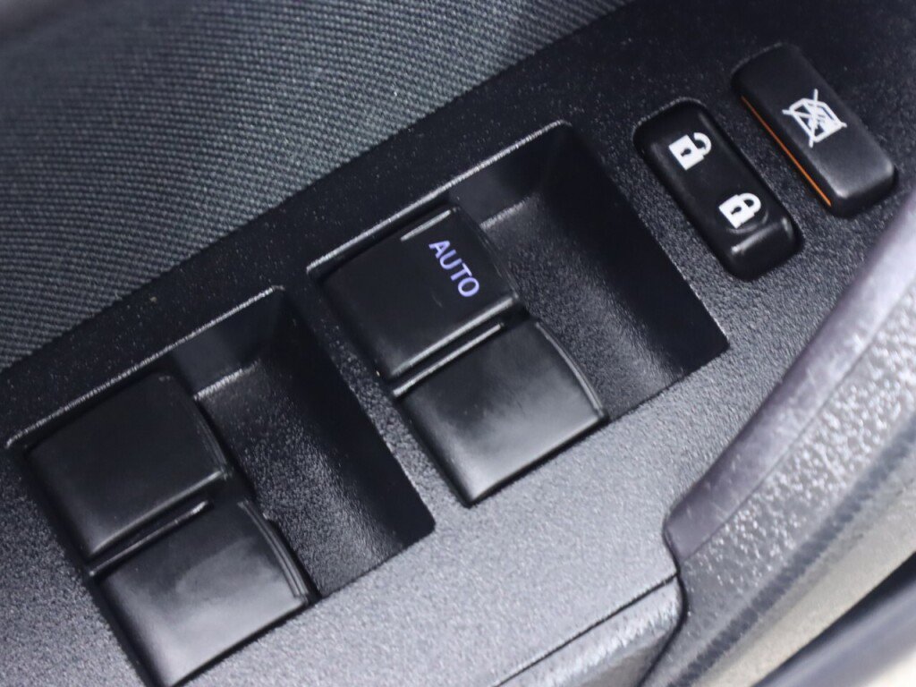Used 2018 Toyota Corolla LE FWD image 24