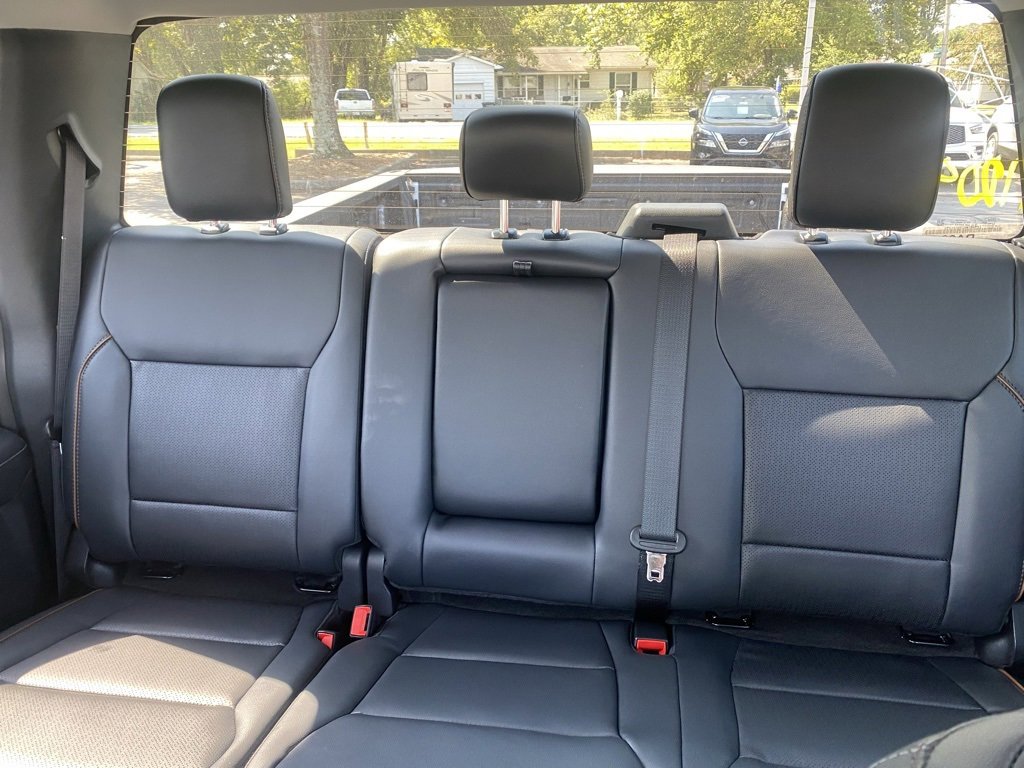 New 2026 Ford F250 Lariat w/ Black Appearance Package image 26