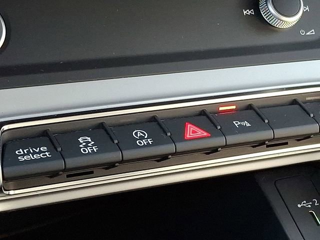 Used 2020 Audi Q3 2.0T Premium image 26