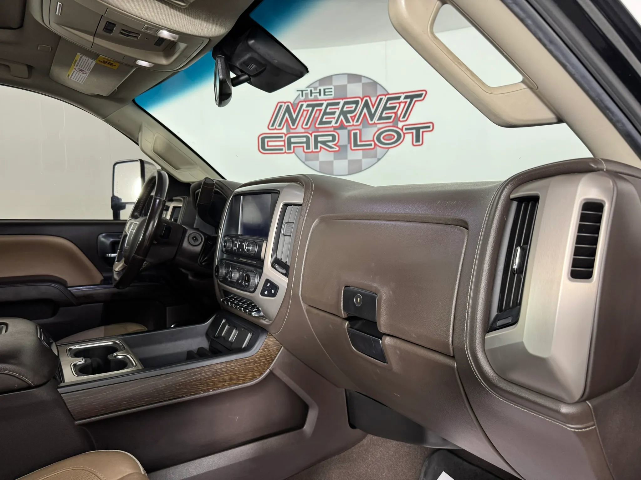 Used 2019 GMC Sierra 2500 Denali w/ Duramax Plus Package AWD/4WD image 12