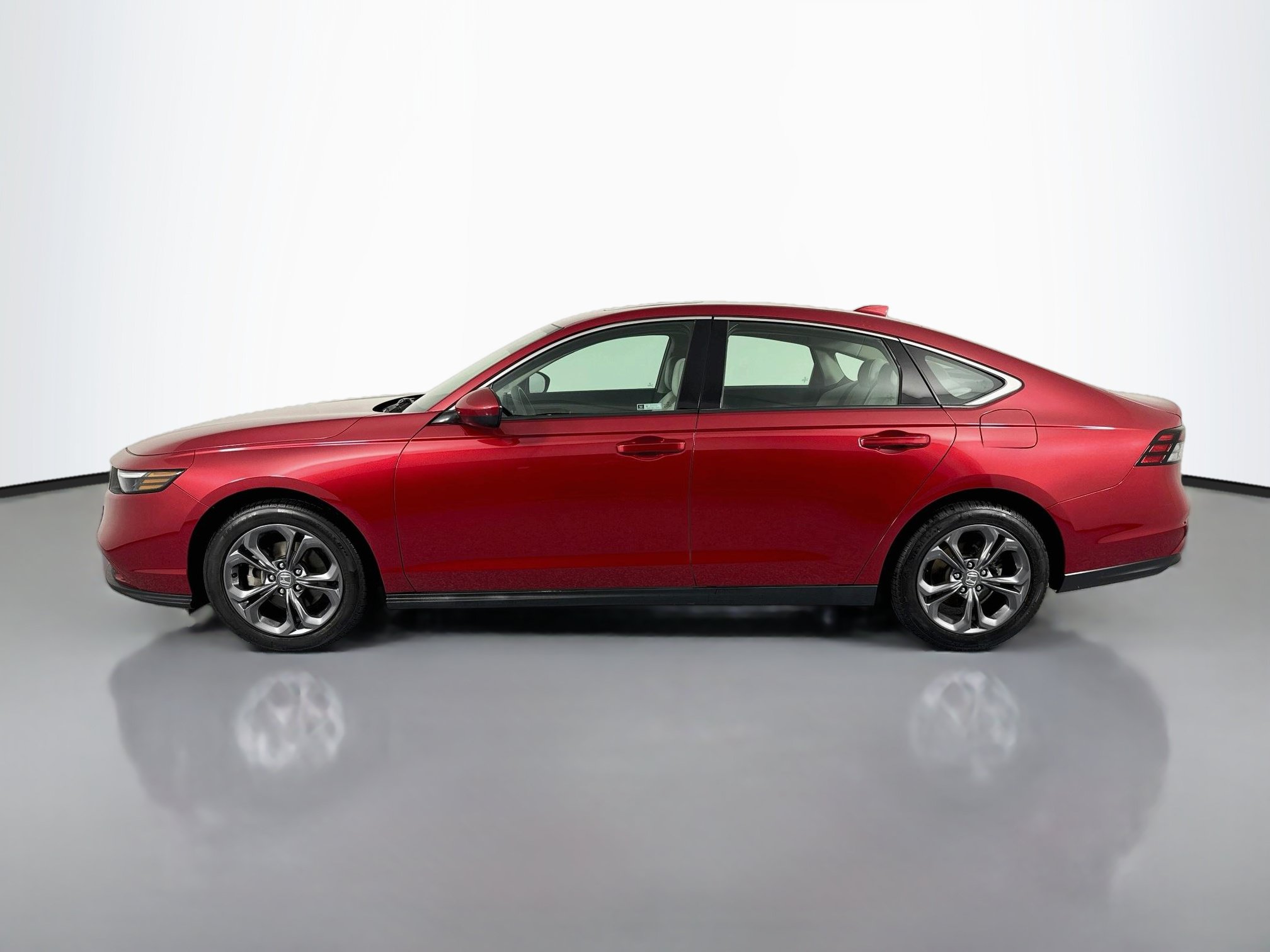 Certified 2023 Honda Accord EX image 8