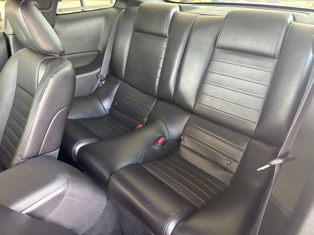 Used 2006 Ford Mustang GT RWD image 14