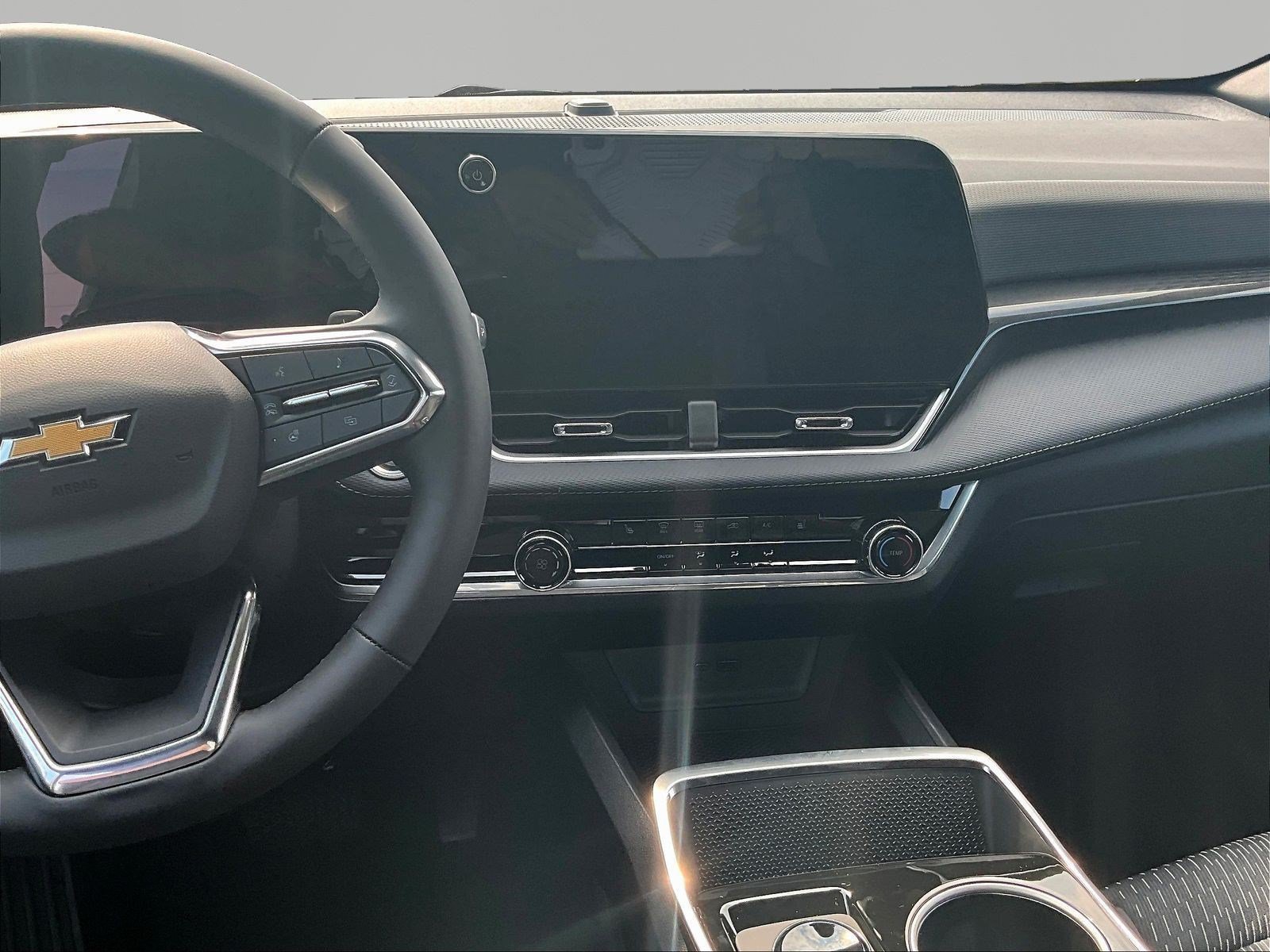 New 2027 Chevrolet Equinox LT w/ Safety and Technology Package AWD/4WD image 8
