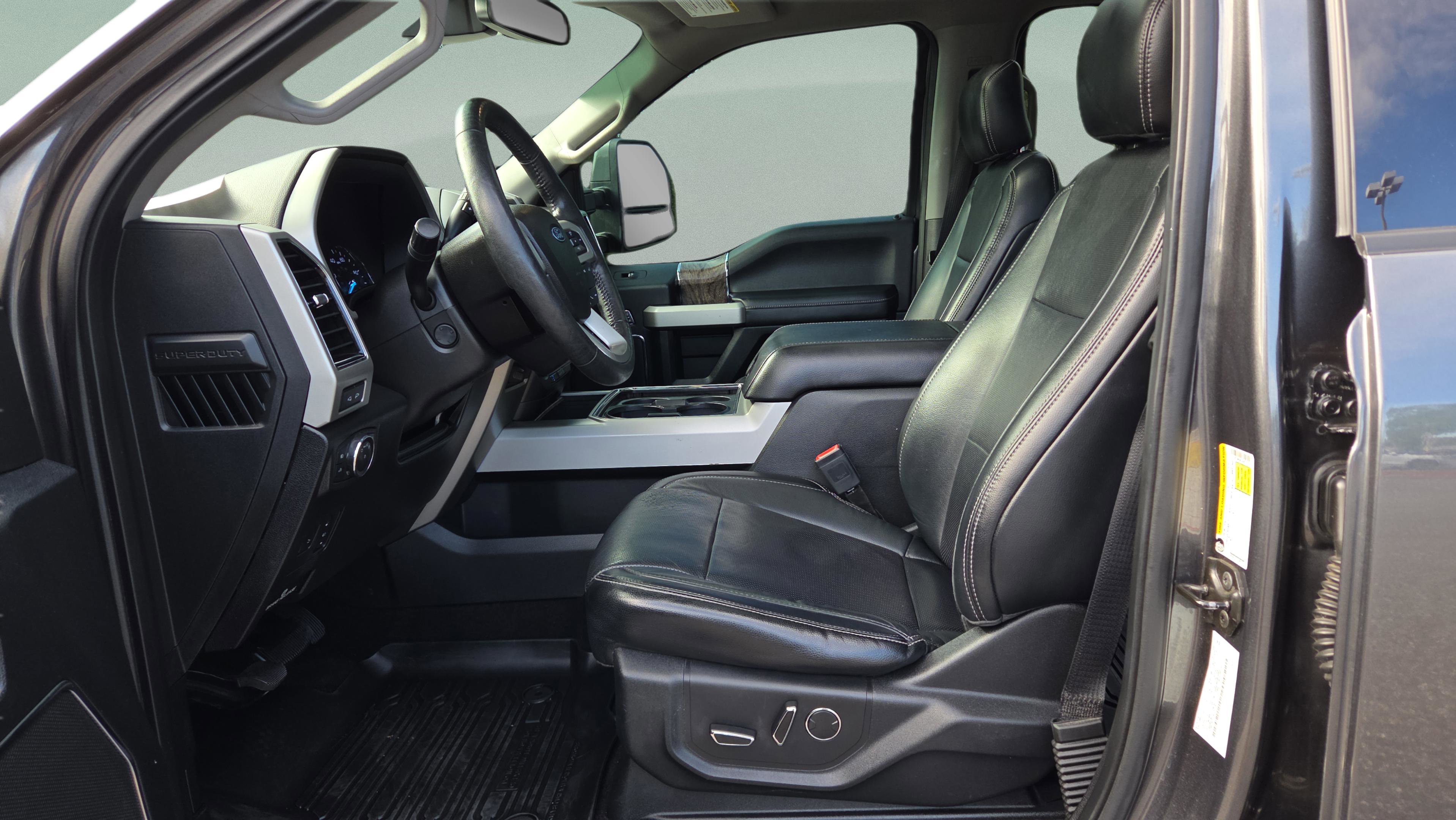 Used 2018 Ford F250 Lariat w/ Lariat Ultimate Package image 9