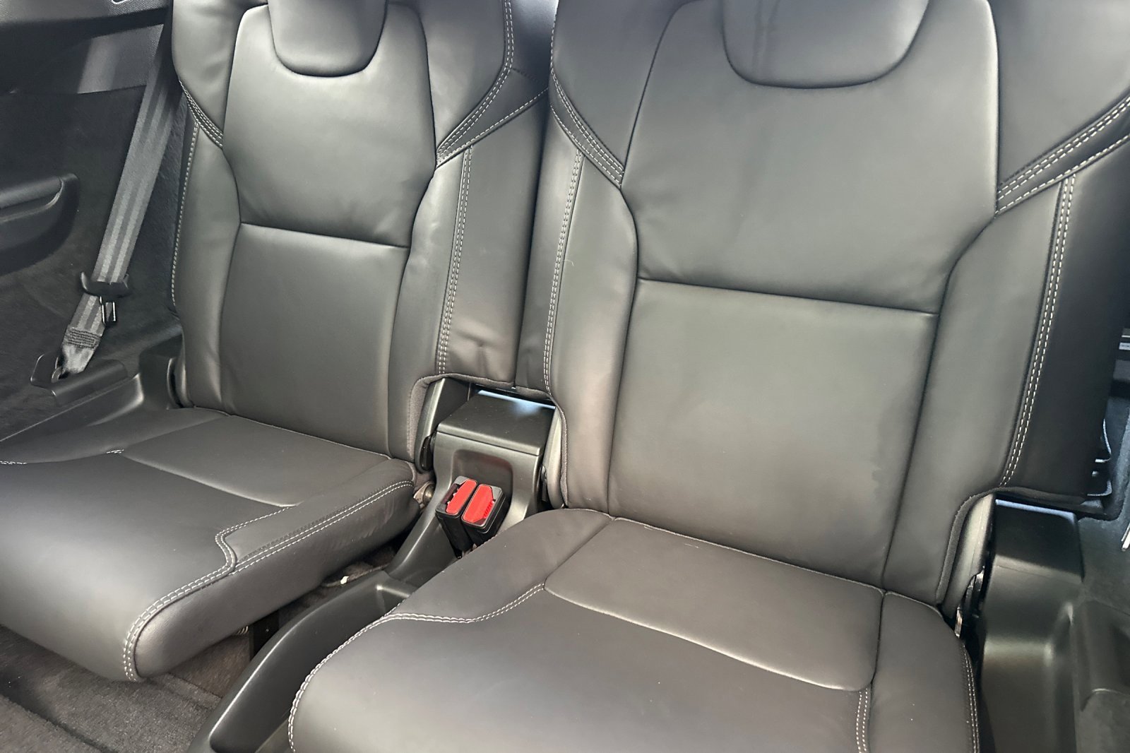 Certified 2025 Volvo XC90 B6 Ultra w/ Protection Package Premier image 18