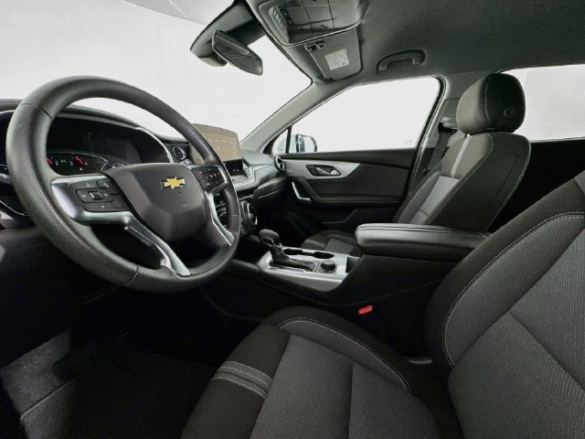 Used 2026 Chevrolet Blazer LT FWD image 19