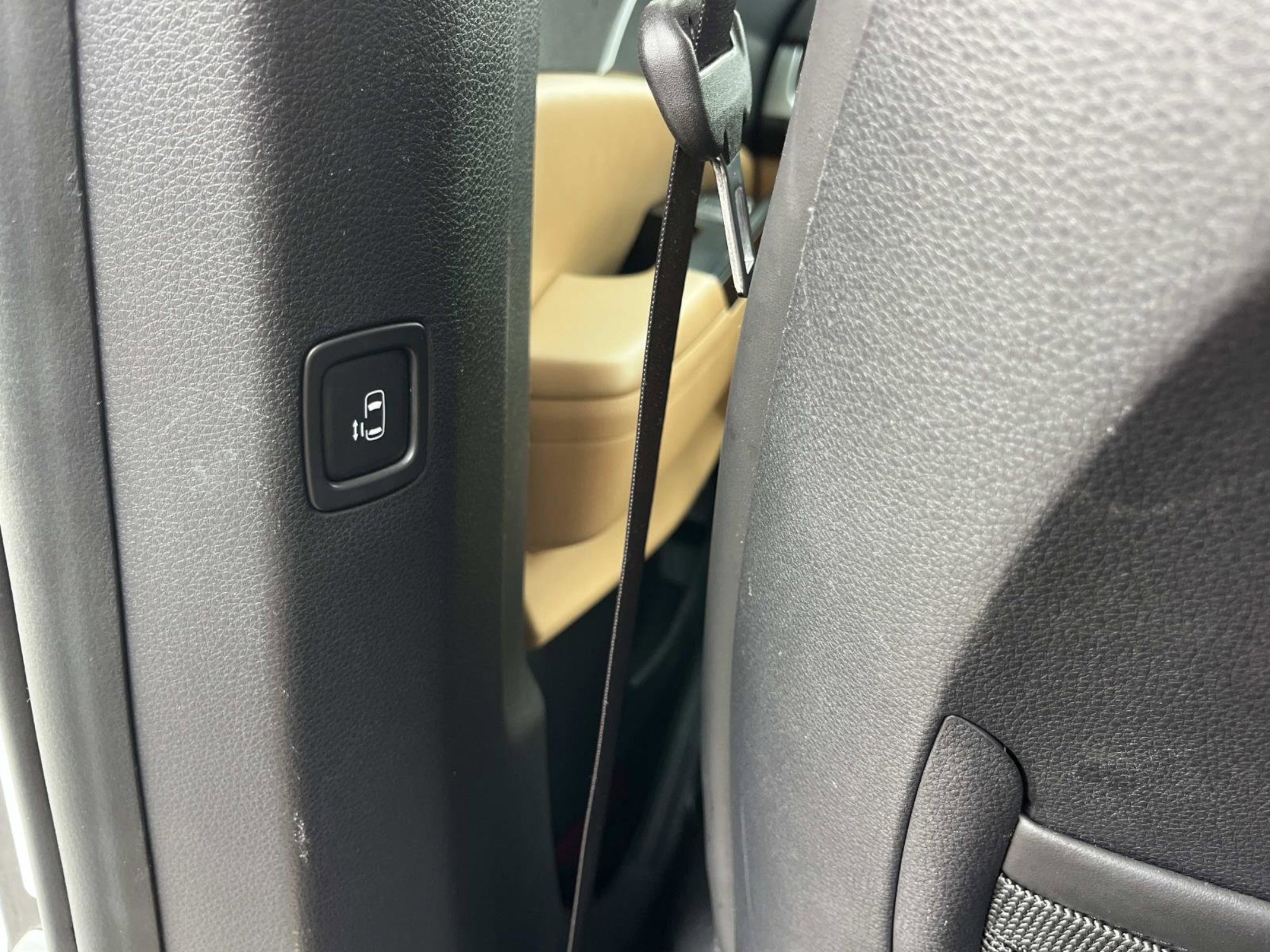 Certified 2024 Kia Carnival LX image 19