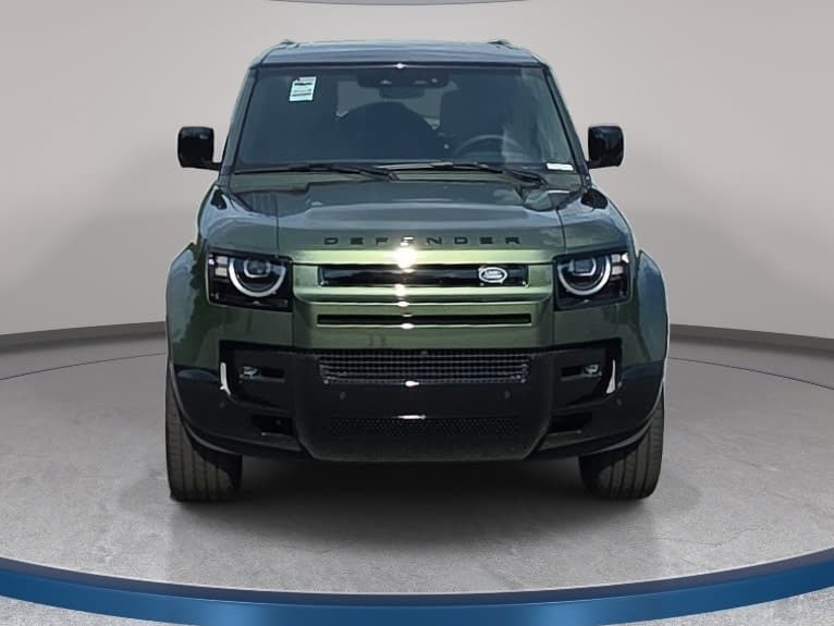 New 2026 Land Rover Defender 110 X-Dynamic SE AWD/4WD image 2